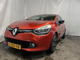 damaged passenger cars Renault Clio Clio IV (5R) Hatchback 5-drs 0.9 Energy TCE 90 12V (H4B-400(H4B-A4)) [=
66kW]  (11-2012/08-2021) 2014/1
