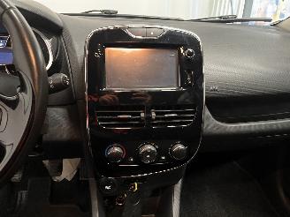 Renault Clio Clio IV (5R) Hatchback 5-drs 0.9 Energy TCE 90 12V (H4B-400(H4B-A4)) [=
66kW]  (11-2012/08-2021) picture 20
