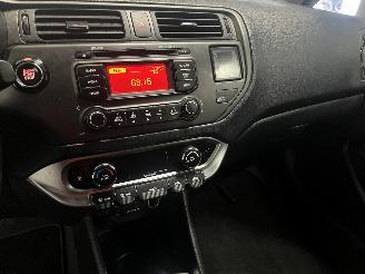 Kia Rio Rio III (UB) Hatchback 1.2 CVVT 16V (G4LA5) [63kW]  (09-2011/12-2017) picture 19