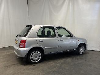 Nissan Micra Micra (K11) Hatchback 1.4 16V (CGA3DE) [60kW]  (09-2000/02-2003) picture 6