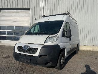 Unfallwagen Peugeot Boxer Boxer (U9) Bus 2.2 HDi 130 (22DT(4HH)) [96kW]  (03-2011/...) 2012/5