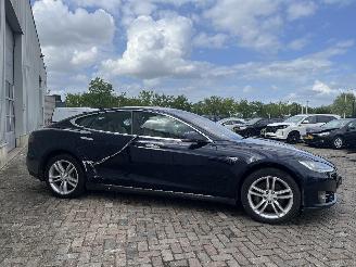 Tesla Model S Model S Liftback 85 (L1S) [270kW]  (09-2012/02-2016) picture 6