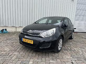 Damaged car Kia Rio Rio III (UB) Hatchback 1.2 CVVT 16V (G4LA5) [63kW]  (09-2011/12-2017) 2013/6