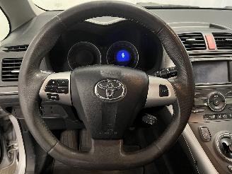 Toyota Auris Auris (E15) Hatchback 1.8 16V HSD Full Hybrid (2ZRFXE) [100kW]  (09-20=
10/09-2012) picture 21