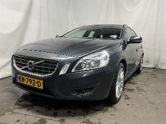 Coche accidentado Volvo V-60 V60 I (FW/GW) Combi 1.6 DRIVe (D4162T) [84kW]  (02-2011/12-2015) 2011/11