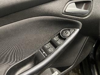 Ford Focus Focus 3 Wagon Combi 1.6 TDCi ECOnetic (NGDB) [77kW]  (05-2012/05-2018)= picture 13