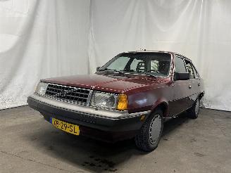 Schadeauto Volvo 340 340/343/345 Hatchback 340 1.4 L,GL,DL,Winner (B14.4S) [51kW]  (08-1987=
/07-1988) 1989/3