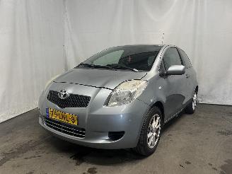 uszkodzony samochody osobowe Toyota Yaris Yaris II (P9) Hatchback 1.0 12V VVT-i (1KR-FE) [51kW]  (08-2005/12-201=
1) 2006/10