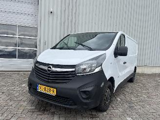 uszkodzony samochody osobowe Opel Vivaro Vivaro Van 1.6 CDTI BiTurbo 120 (R9M-450(R9M-D4)) [88kW]  (06-2014/12-=
2019) 2015/1