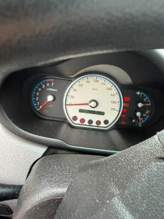 Hyundai I-10 i10 (F5) Hatchback 1.1i 12V (G4HG) [49kW]  (01-2008/12-2013) picture 2