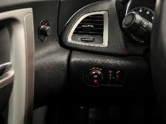 Opel Astra Astra J (PC6/PD6/PE6/PF6) Hatchback 5-drs 1.6 16V (A16XER(Euro 5)) [85=
kW]  (12-2009/10-2015) picture 25