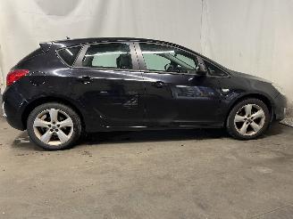 Opel Astra Astra J (PC6/PD6/PE6/PF6) Hatchback 5-drs 1.6 16V (A16XER(Euro 5)) [85=
kW]  (12-2009/10-2015) picture 7