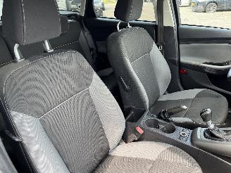 Ford Focus Focus 3 Wagon Combi 1.0 Ti-VCT EcoBoost 12V 125 (M1DA(Euro 5)) [92kW] =
 (02-2012/05-2018) picture 9