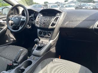 Ford Focus Focus 3 Wagon Combi 1.0 Ti-VCT EcoBoost 12V 125 (M1DA(Euro 5)) [92kW] =
 (02-2012/05-2018) picture 11