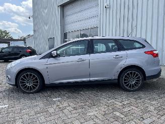 Ford Focus Focus 3 Wagon Combi 1.6 TDCi ECOnetic (NGDB) [77kW]  (05-2012/05-2018)= picture 3