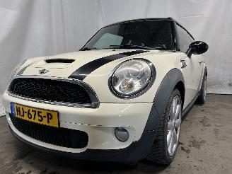 Schadeauto Mini Clubman Clubman (R55) Combi 1.6 16V Cooper S (N14-B16A) [128kW]  (08-2007/07-2=
010) 2009/2
