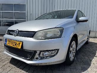 uszkodzony samochody osobowe Volkswagen Polo Polo V (6R) Hatchback 1.2 TDI 12V BlueMotion (CFWA(Euro 5)) [55kW]  (1=
0-2009/05-2014) 2011/9