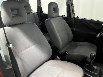 Mitsubishi Space-star Space Star (DG) MPV 1.6 16V (4G18) [72kW]  (01-2001/12-2004) picture 8