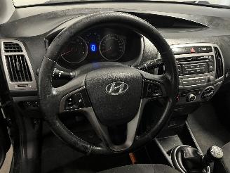 Hyundai I-20 i20 Hatchback 1.2i 16V (G4LA) [63kW]  (03-2012/12-2015) picture 15