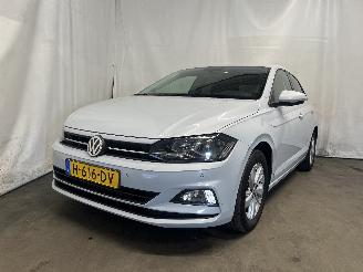 damaged passenger cars Volkswagen Polo Polo VI (AW1) Hatchback 5-drs 1.0 TSI 12V (DUSB) [70kW]  (06-2017/...)= 2020/1