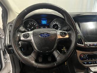 Ford Focus Focus 3 Wagon Combi 1.0 Ti-VCT EcoBoost 12V 125 (M1DC) [92kW]  (02-201=
2/05-2018) picture 17