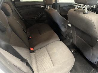 Ford Focus Focus 3 Wagon Combi 1.0 Ti-VCT EcoBoost 12V 125 (M1DC) [92kW]  (02-201=
2/05-2018) picture 9