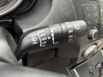 Mazda 5 5 (CWA9) MPV 2.0i 16V (LFZB) [110kW]  (09-2010/...) picture 15