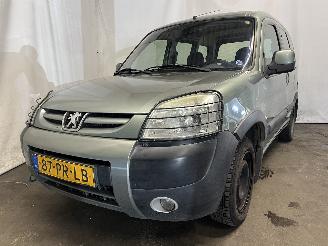 Unfallwagen Peugeot Partner Partner Combispace MPV 1.6 16V (TU5JP4(NFU)) [80kW]  (07-2001/03-2008)= 2004/10