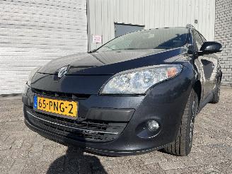 Coche accidentado Renault Mégane Megane III Grandtour (KZ) Combi 5-drs 1.4 16V TCe 130 (H4J-700(H4J-A7)=
) [96kW]  (05-2009/02-2016) 2011/2