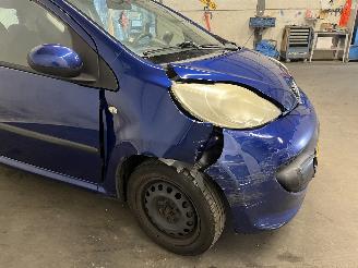 Peugeot 107 107 Hatchback 1.0 12V (384F(1KR)) [50kW]  (06-2005/05-2014) picture 7