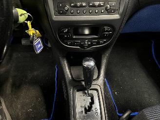 Peugeot 206 206 CC (2D) Cabrio 1.6 16V (TU5JP4(NFU)) [80kW]  (09-2000/12-2007) picture 13