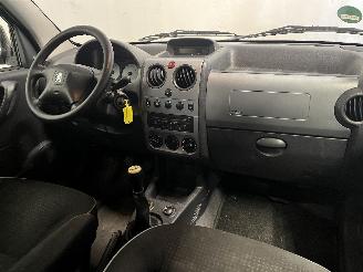 Peugeot Partner Partner Combispace MPV 1.6 16V (TU5JP4(NFU)) [80kW]  (07-2001/03-2008)= picture 10