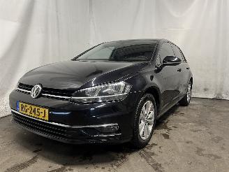 Damaged car Volkswagen Golf Golf VII (AUA) Hatchback 1.0 TSI 12V (CHZC(Euro 6)) [81kW]  (11-2016/0=
8-2020) 2017/11