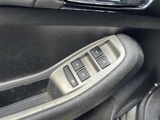 Daewoo Orlando Orlando 1.8 16V VVT (F18D4(Euro 5)) [104kW]  (02-2011/12-2015) picture 12