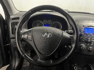 Hyundai I-30 i30 Crosswagon (WWH) Combi 1.4 CVVT 16V (G4FA) [80kW]  (11-2009/06-201=
2) picture 14
