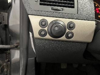 Opel Astra Astra H SW (L35) Combi 1.4 16V Twinport (Z14XEP(Euro 4)) [66kW]  (08-2=
004/10-2010) picture 19