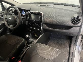 Renault Clio Clio IV (5R) Hatchback 5-drs 1.5 Energy dCi 90 FAP (K9K-608(K9K-B6)) [=
66kW]  (11-2012/08-2021) picture 11