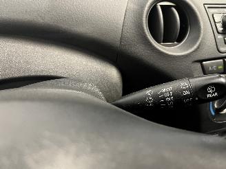 Toyota Yaris Yaris (P1) Hatchback 1.3 16V VVT-i (2SZFE) [64kW]  (04-2002/09-2005) picture 16
