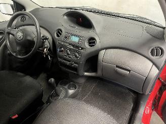 Toyota Yaris Yaris (P1) Hatchback 1.3 16V VVT-i (2SZFE) [64kW]  (04-2002/09-2005) picture 12