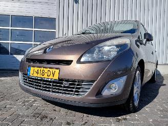 Vaurioauto  passenger cars Renault Scenic Grand Scénic III (JZ) MPV 1.4 16V TCe 130 (H4J-700(H4J-A7)) [96kW]  =
(02-2009/12-2016) 2010/7