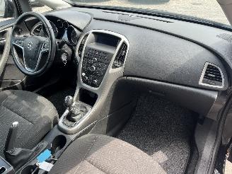 Opel Astra Astra J (PC6/PD6/PE6/PF6) Hatchback 5-drs 1.6 16V (A16XER(Euro 5)) [85=
kW]  (12-2009/10-2015) picture 14