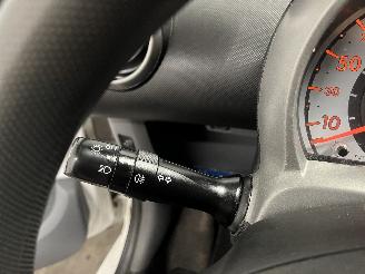 Peugeot 107 107 Hatchback 1.0 12V (384F(1KR)) [50kW]  (06-2005/05-2014) picture 19