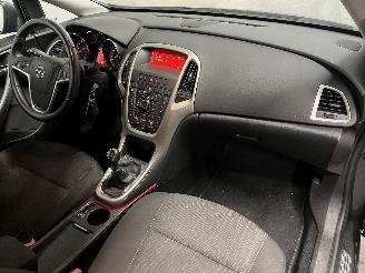 Opel Astra Astra J (PC6/PD6/PE6/PF6) Hatchback 5-drs 1.4 Turbo 16V (A14NEL(Euro 5=
)) [88kW]  (10-2010/10-2015) picture 15