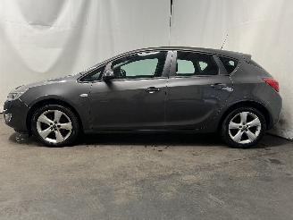 Opel Astra Astra J (PC6/PD6/PE6/PF6) Hatchback 5-drs 1.4 Turbo 16V (A14NEL(Euro 5=
)) [88kW]  (10-2010/10-2015) picture 4