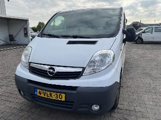 Damaged car Opel Vivaro Vivaro Van 2.0 CDTI (M9R-630(M9R-A6)) [84kW]  (08-2006/07-2014) 2011/1