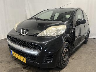 damaged passenger cars Peugeot 107 107 Hatchback 1.0 12V (384F(1KR)) [50kW]  (06-2005/05-2014) 2010/6