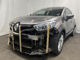 uszkodzony samochody osobowe Renault Captur Captur I (2R) SUV 1.2 TCE 16V EDC (H5F-403(H5F-D4)) [88kW]  (06-2013/.=
=2E.) 2014/6