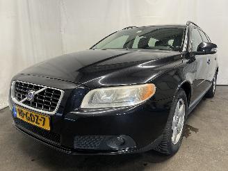 uszkodzony samochody osobowe Volvo V-70 V70 (BW) Combi 2.4 D 20V (D5244T19) [120kW]  (04-2007/12-2010) 2008/6
