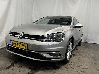 Damaged car Volkswagen Golf Golf VII (AUA) Hatchback 1.6 TDI BMT 16V (DDYA) [85kW]  (11-2016/03-20=
20) 2017/5
