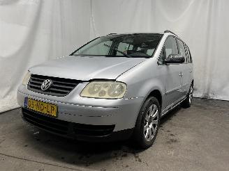 Damaged car Volkswagen Touran Touran (1T1/T2) MPV 1.9 TDI 100 (AVQ) [74kW]  (02-2003/05-2004) 2003/7